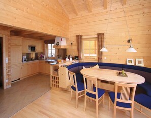 Dining - Chalet, Konigsleiten (Wald im Pinzgau)