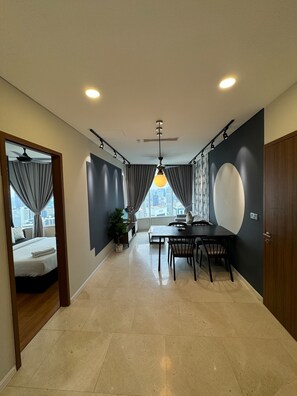 2 bedrooms, iron/ironing board, WiFi, bed sheets - Chic building with 2 bedrooms and WiFi, AC in vibrant Kuala Lumpur (Kuala Lumpur)