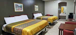 1 bedroom, desk, WiFi, bed sheets - Executive Suite (Edinburg)