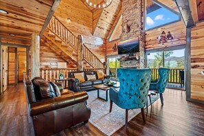 TV, fireplace - Indoor Pool, Volleyball Beach, Mountain View (Gatlinburg)