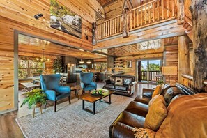 TV, fireplace - Indoor Pool, Volleyball Beach, Mountain View (Gatlinburg)