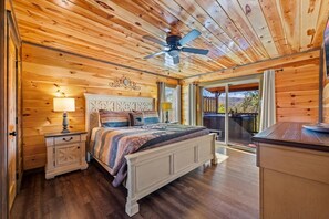 4 bedrooms, iron/ironing board, WiFi, bed sheets - Indoor Pool, Volleyball Beach, Mountain View (Gatlinburg)