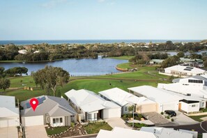 Exterior - Perfectly Located Tasteful Charm on the Golf Course (Dunsborough)