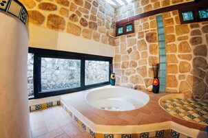 Family House, 3 Bedrooms, Balcony, Garden View | Bathroom | Soap, toilet paper