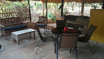 Casa familiar, 3 habitaciones, balcón, vista al jardín | Terraza o patio