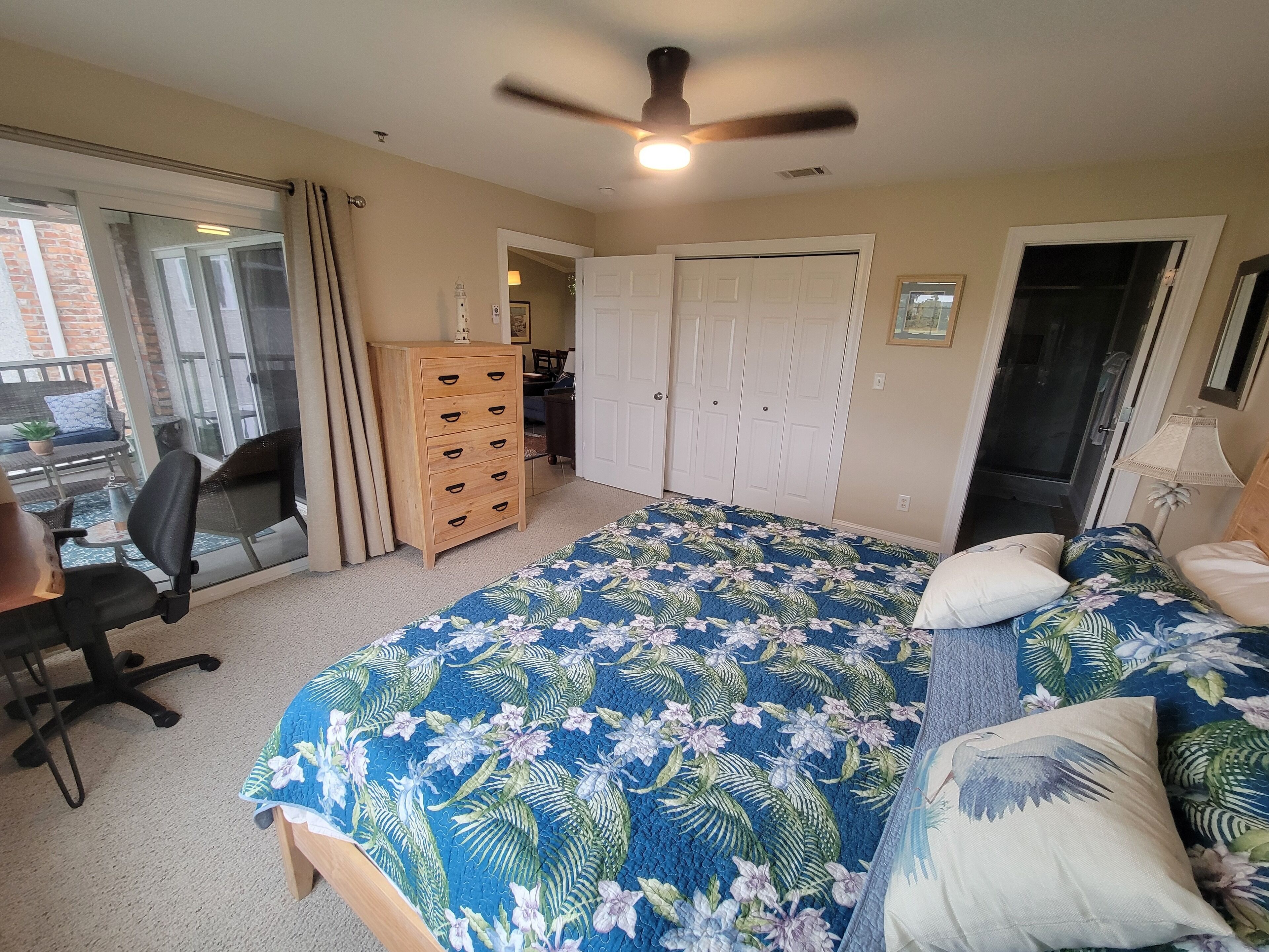 2 Schlafzimmer, Schreibtisch, Bügeleisen/Bügelbrett, kostenloses WLAN