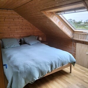 7 bedrooms, iron/ironing board, WiFi, bed sheets - Familienhaus in Frankreich mit den Füßen im Wasser (Plouguerneau)