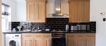 Open Mind Property - Gunwharf Quays 4 Beds Parking