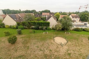 Property grounds - Paris is 2 stations away ( M14) (Chevilly-Larue)