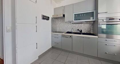 Paris est Ă 2 station ( M14)