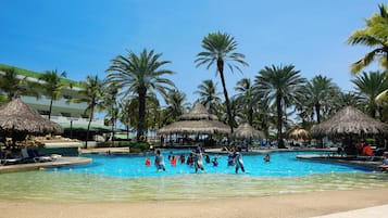 3 albercas al aire libre