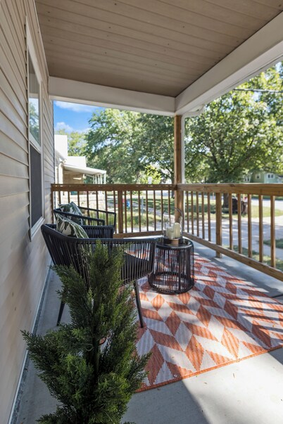 Luxe 4bd - Movie, Games - Centrally Located