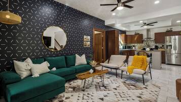 智能电视、桌上足球