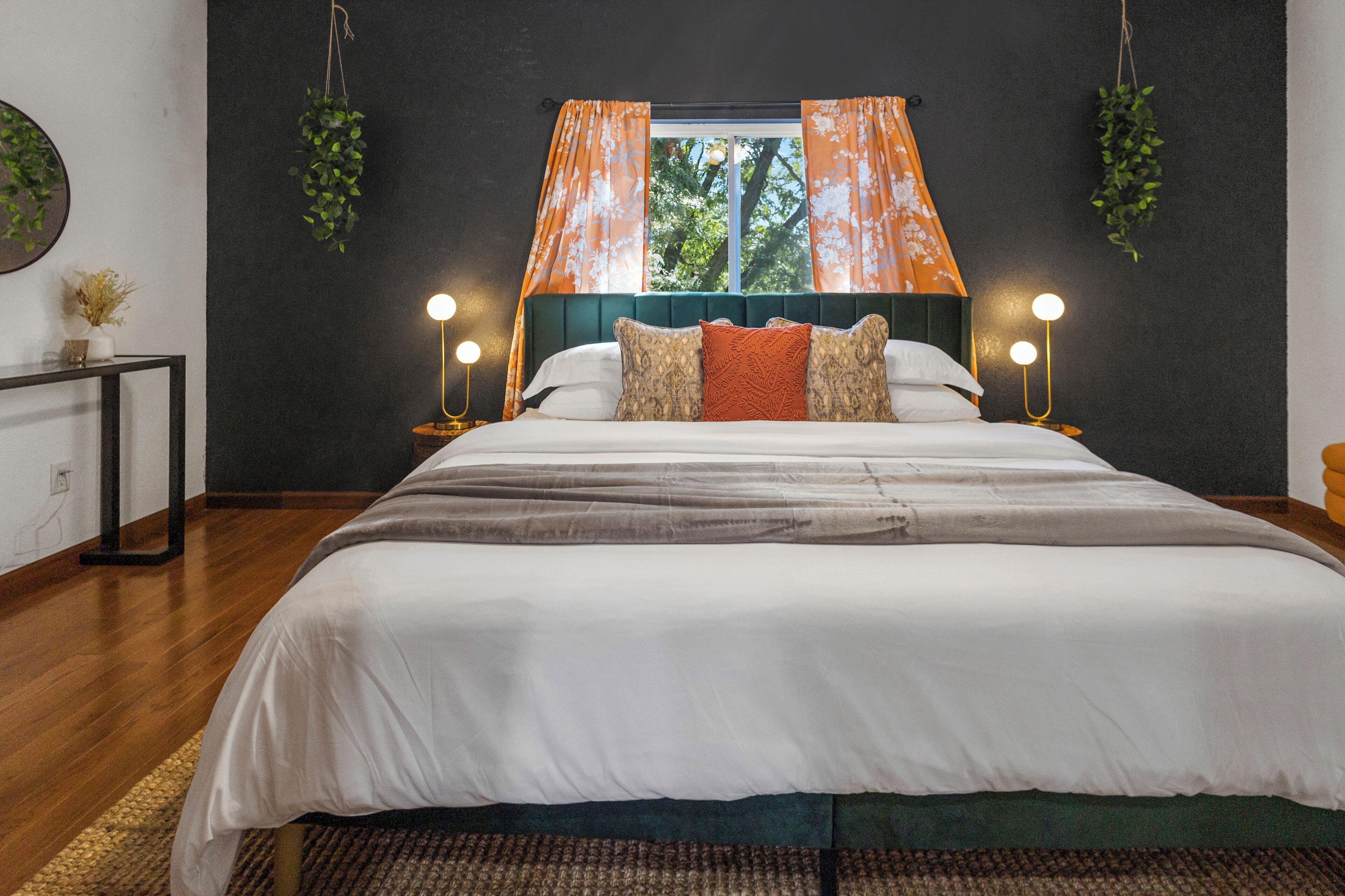 4 bedrooms, iron/ironing board, free WiFi, bed sheets