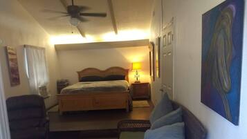 1 slaapkamer, een strijkplank/strijkijzer, wifi, beddengoed