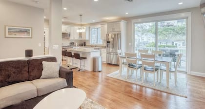 Waterfront Escape! NYC Ferry, Beach, Modern New Construction 3 bedroom 3 bath