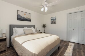 2 bedrooms, iron/ironing board, travel cot, free WiFi