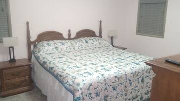 1 soveværelse, sengetøj