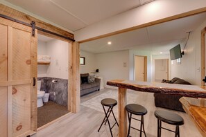 Interior - Community Perks: Elk Creek Escape - Deluxe Cabin C (Hillsgrove)