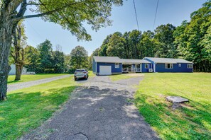 Exterior - 7 Mi to Kaaterskill Falls: Home w/ Mountain Views! (Palenville)