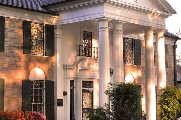 Graceland 19 minutes away