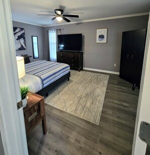 5 bedrooms, iron/ironing board, free WiFi, bed sheets