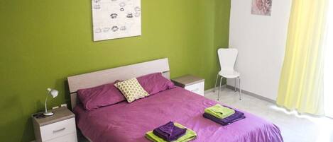 4 makuuhuonetta, silitysrauta/-lauta, Wi-Fi, vuodevaatteet