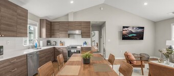 Luxury Scandinavian Home - Near PDX/Waterfront