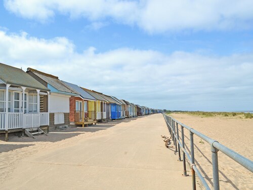 5 bedroom accommodation in Sloothby. near Skegness