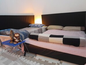 2 bedrooms, iron/ironing board, bed sheets