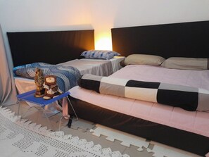 2 bedrooms, iron/ironing board, bed sheets
