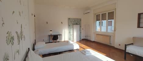 Quadruple Room | 5 bedrooms, free WiFi