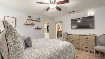 4 bedrooms, iron/ironing board, free WiFi, bed sheets