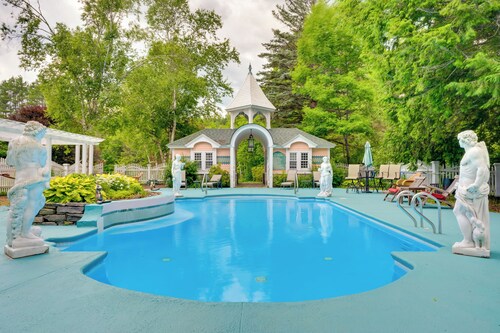Mountain Views: Beautiful Nestlenook Farm Home!