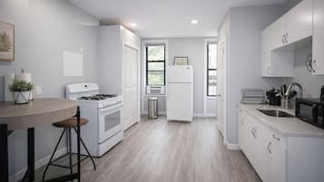 Fridge, microwave