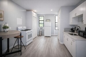 Geladeira, micro-ondas