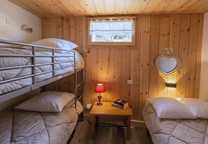 7 bedrooms, iron/ironing board, WiFi