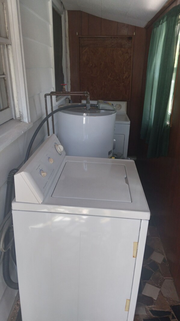 Interior - Cozy 2- BR 2 - Bath home close to everything! (Birmingham)