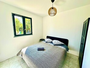 3 quartos, Wi-Fi de cortesia, roupa de cama