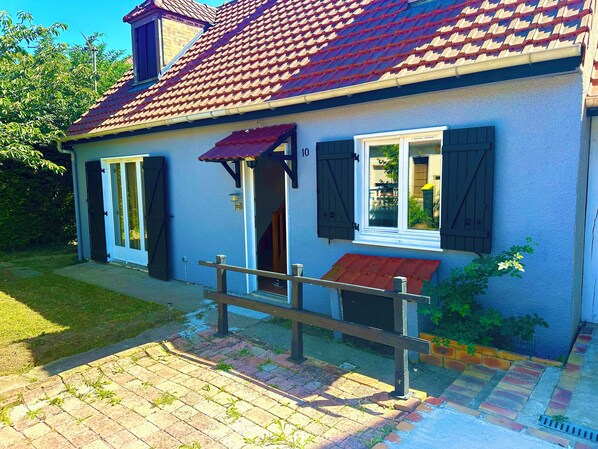 Exterior - Vacation House in Quiet Village, Welcome to our 3 bedroom countryside retreet (MONNERVILLE)
