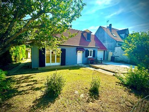 Exterior - Vacation House in Quiet Village, Welcome to our 3 bedroom countryside retreet (MONNERVILLE)