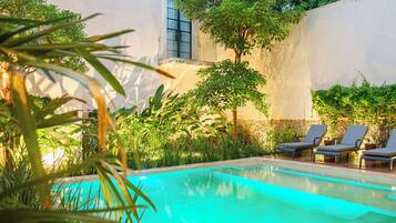 Alberca al aire libre