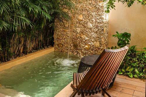 Chambre Premium, piscine privée | Vue sur la cour