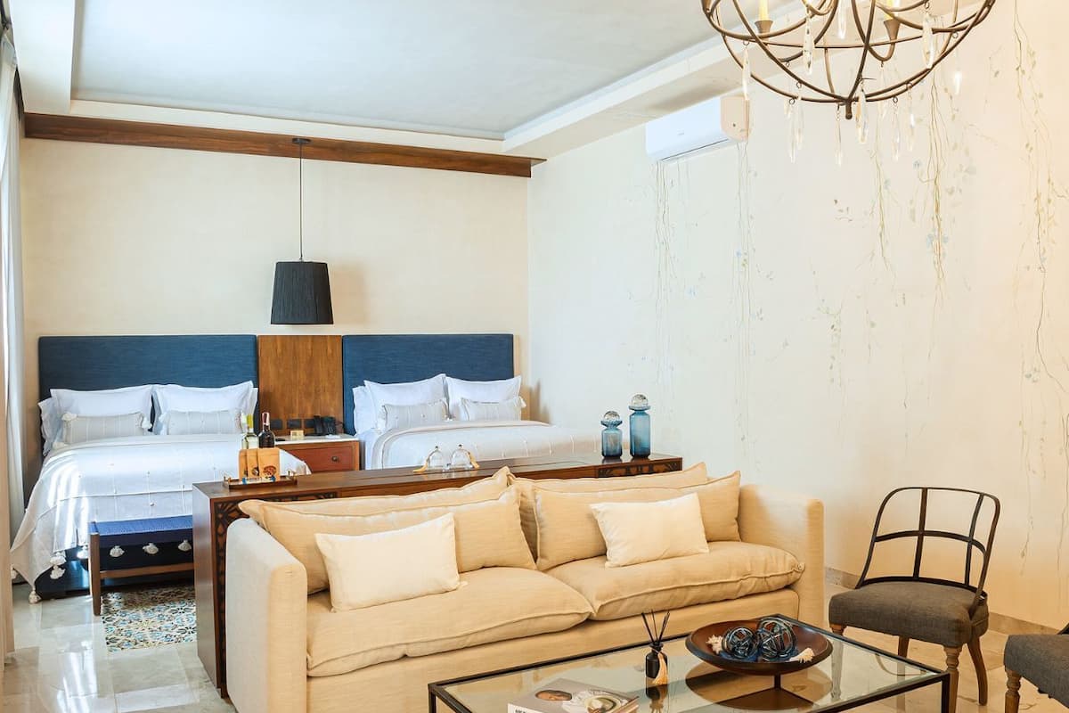 Premium Suite Double with Bathtub | Egyptian cotton sheets, premium bedding, minibar, in-room safe