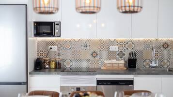 Microwave, mesin pencuci piring, dan mesin pembuat kopi/teh