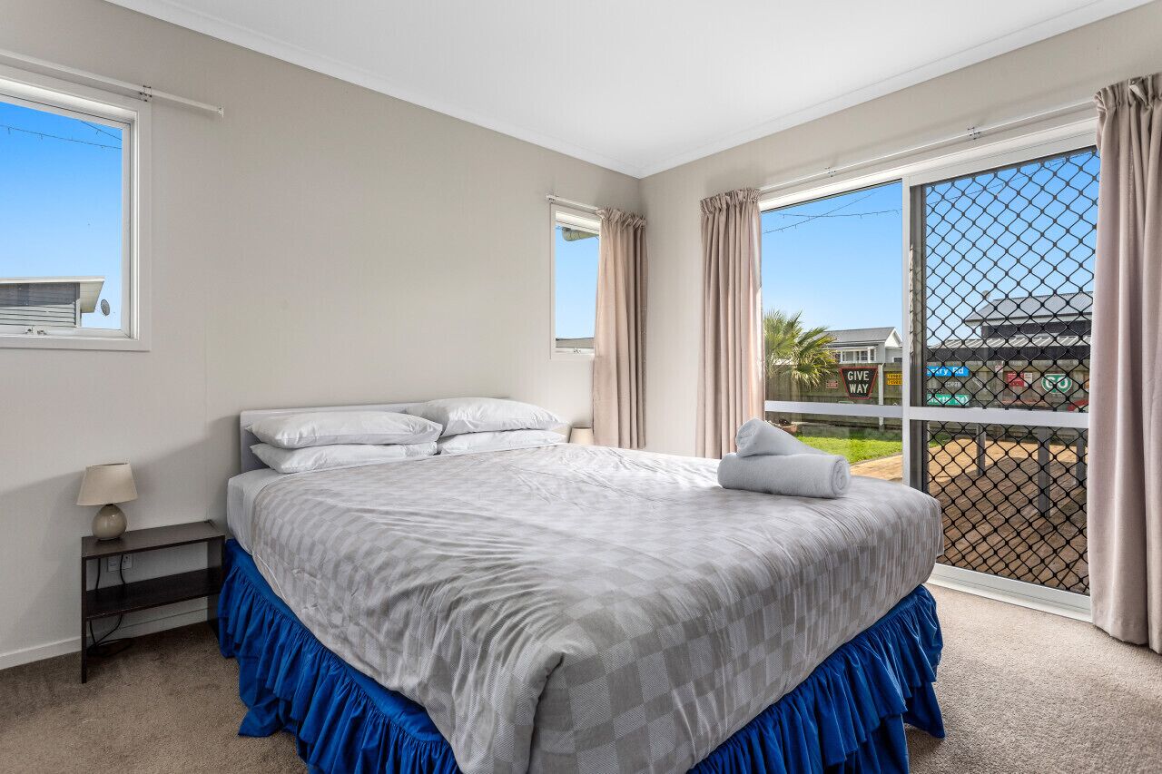 4 dormitorios, cuna de viaje, ropa de cama