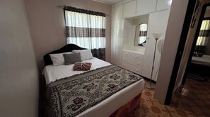 2 habitaciones, tabla de planchar con plancha, wifi y ropa de cama 