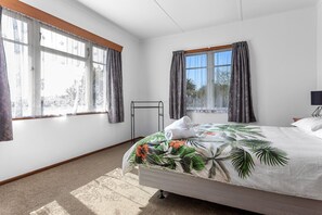 3 bedrooms, desk, iron/ironing board, free WiFi