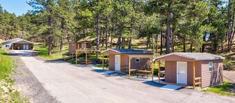 Cozy twin and full bed cabin complete with WiFi, fitness room in superb Aladdin