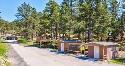 Cozy twin and full bed cabin complete with WiFi, fitness room in superb Aladdin